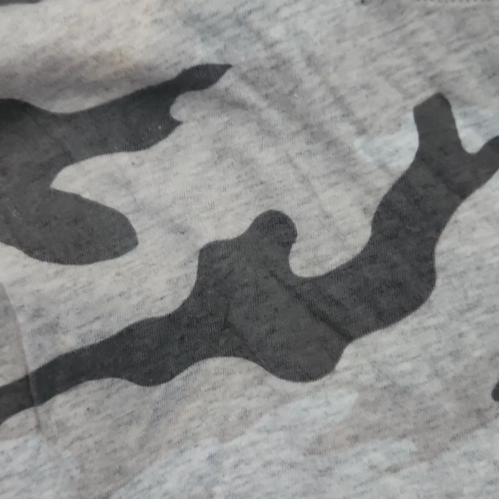 2‎ long sleeve tees